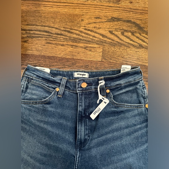 NWT Wrangler Heritage Wanderer 622 High-rise Flare Jeans - Picture 5 of 8